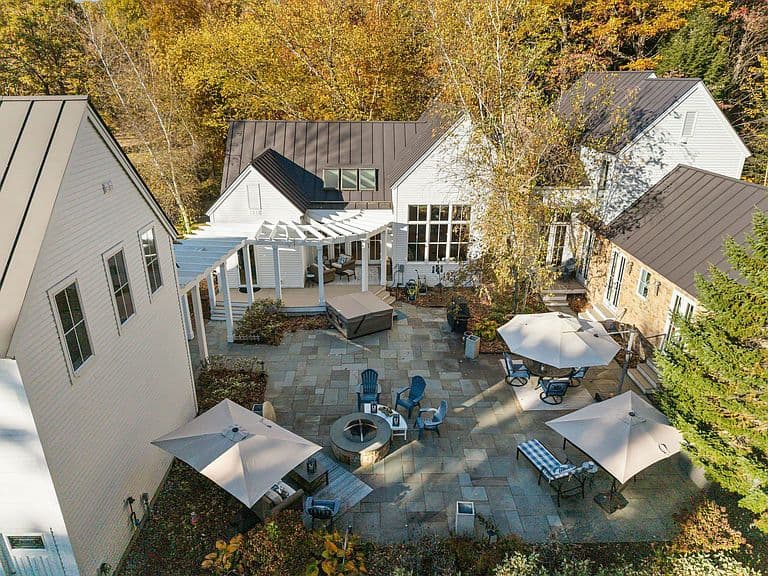 690 Orchard Shore Road photo 2
