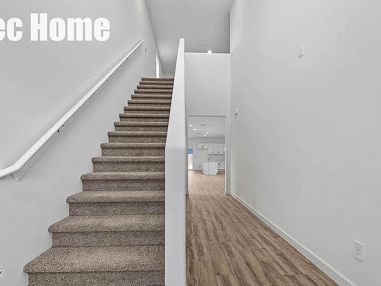 6693 S Barefoot Ave photo 4