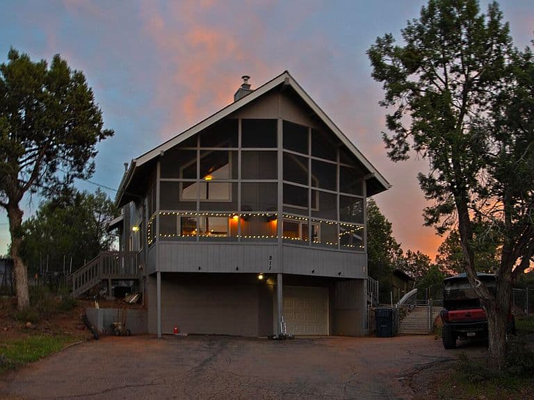 211 N Helen Dr photo 2