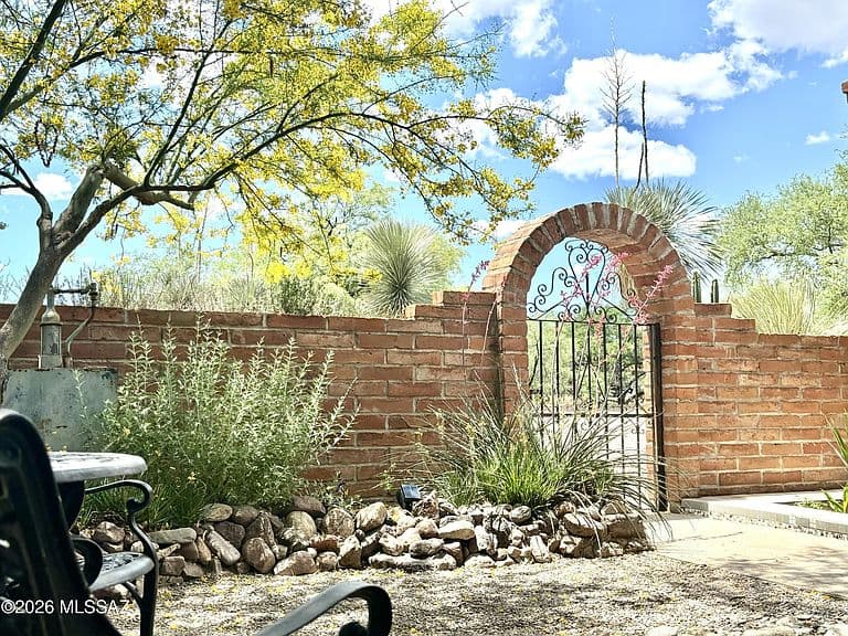 2347 Camino Esplendido photo 3