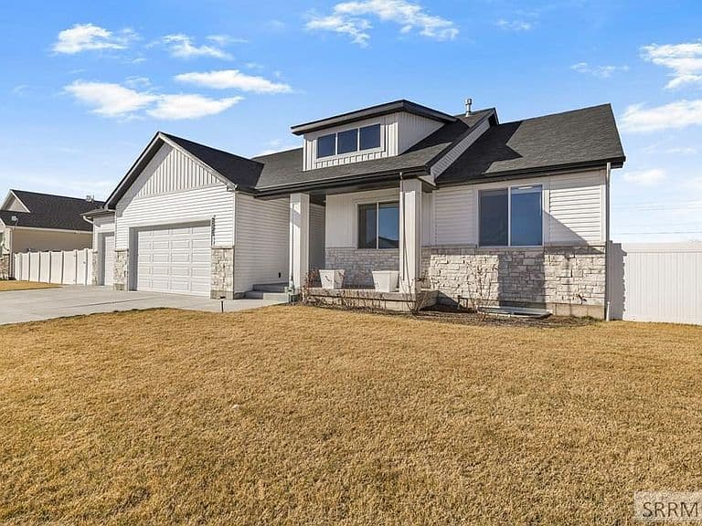 2525 E Pinnacle Dr photo 3