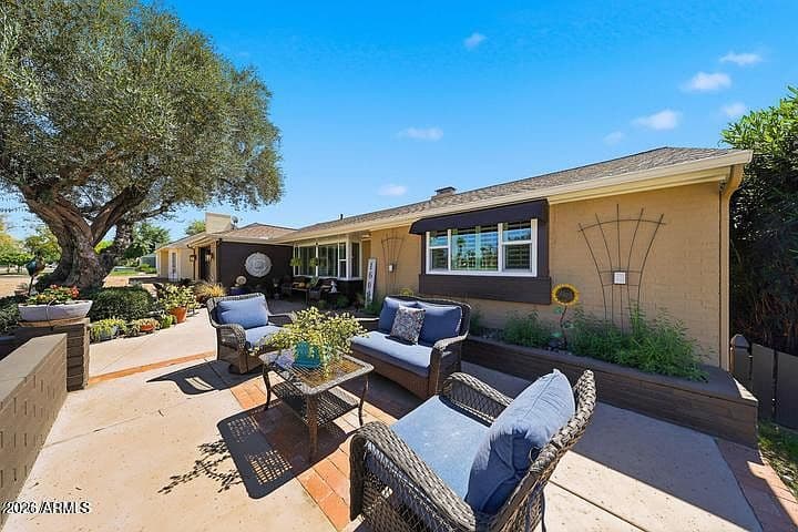 1609 W VIRGINIA Avenue photo 2