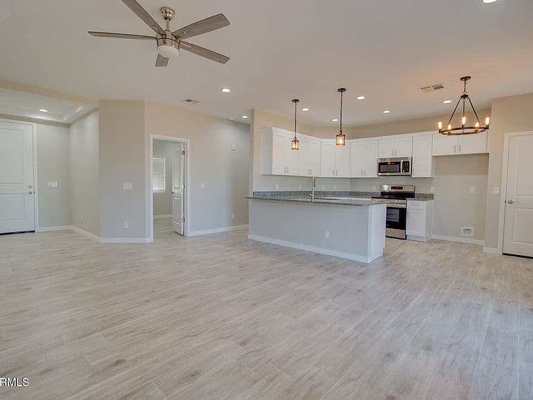 3705 N ESTRELLA Road photo 5