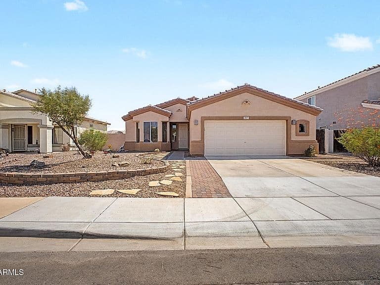 2137 E Riviera Drive photo 2