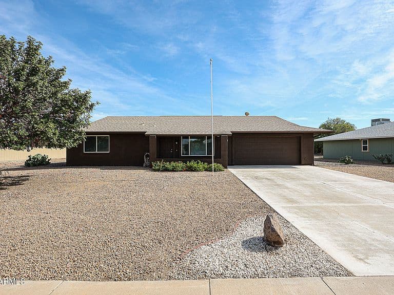 17627 N WHISPERING OAKS Drive photo 1
