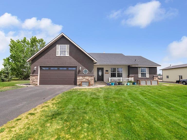 272 Primrose Way photo 1