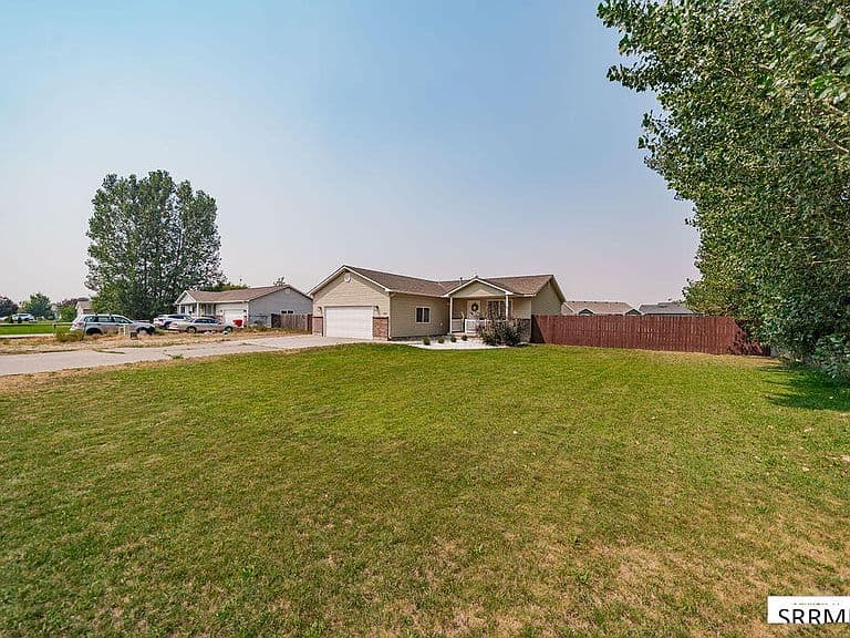 3893 E Ash Ln photo 3