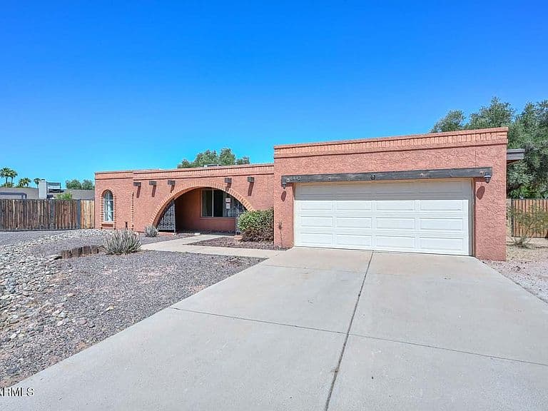 8442 N 48TH Drive photo 2
