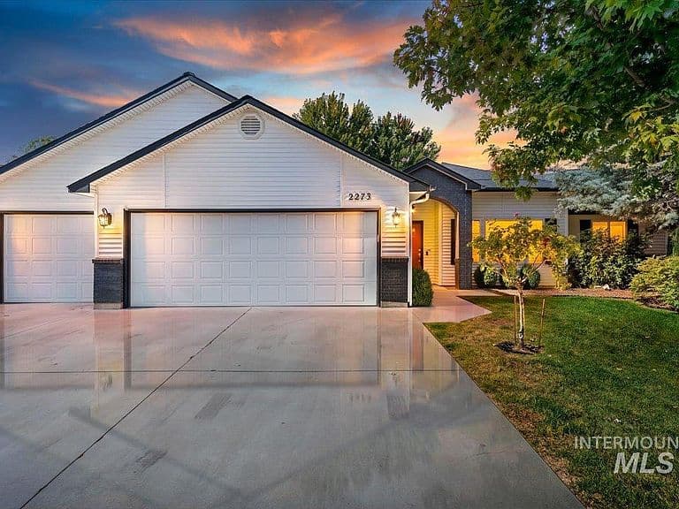 2273 S Weimaraner Way photo 1