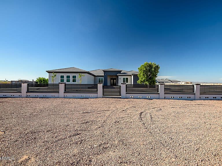 23532 W Jomax Road photo 2