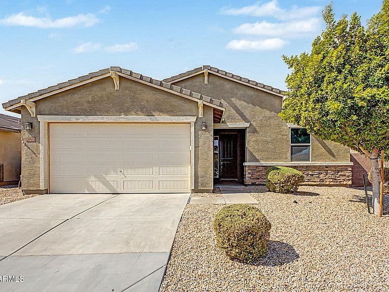 39910 W CURTIS Way photo 2
