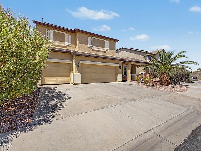 17940 W DESERT Lane photo 2