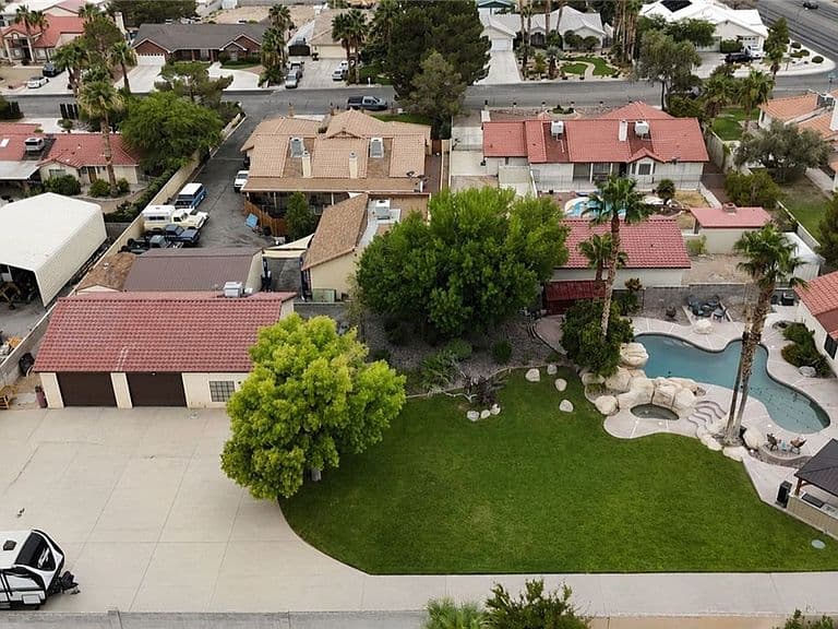 5321 N Durango Dr photo 2