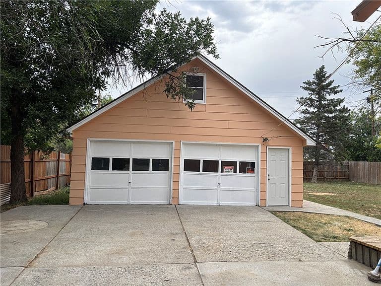 416 N Cody Ave photo 3