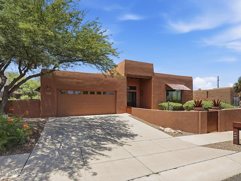 929 N Leutea Dr photo 1