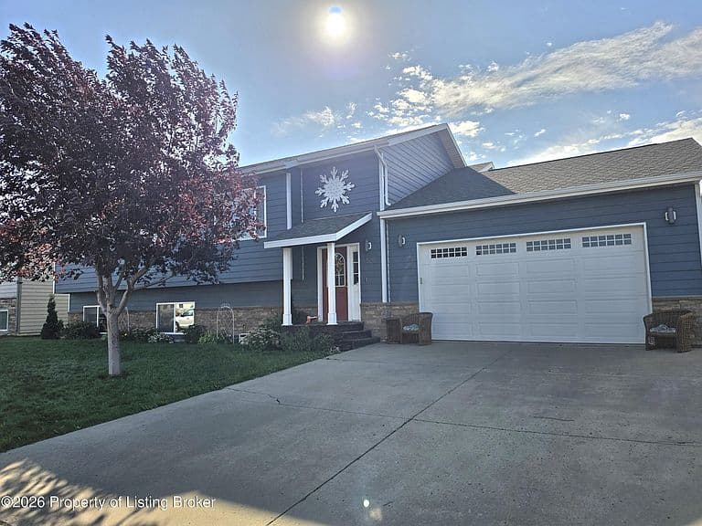 520 Highlands Ave photo 4
