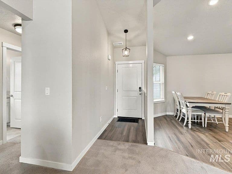 10874 Armuth St photo 3
