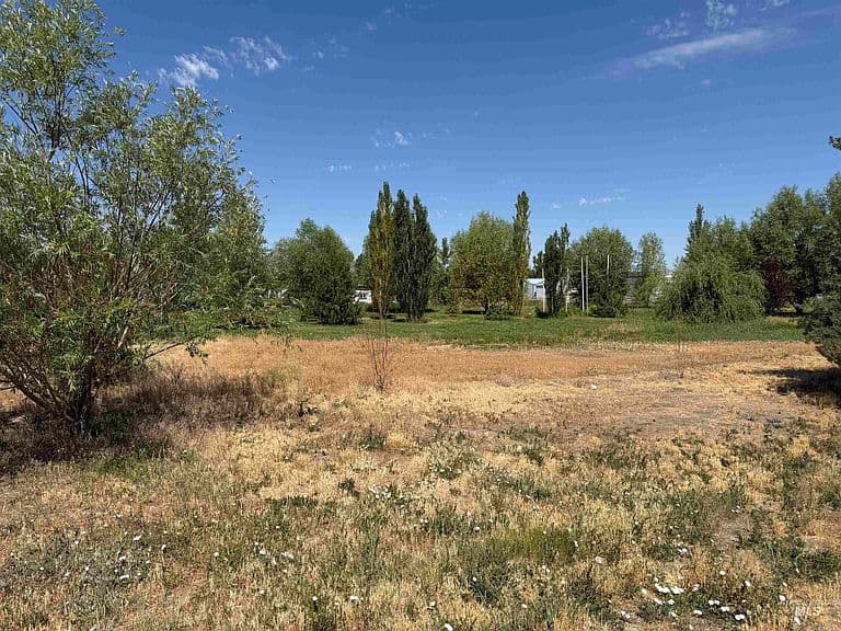3805 N 2538 E photo 2