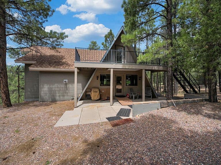 568 Jacks Canyon Dr photo 1