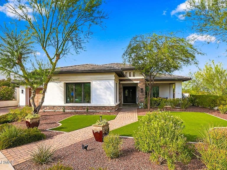 20326 W CRESCENT Drive photo 1