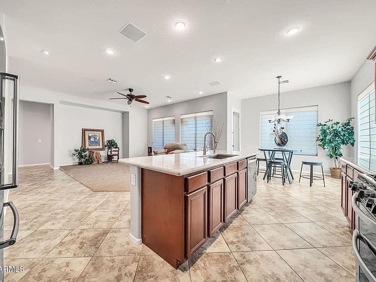18069 W RIMROCK Street photo 2