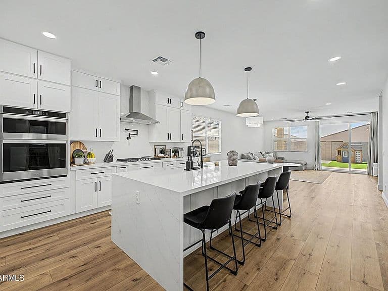 17563 W Washington Street photo 3