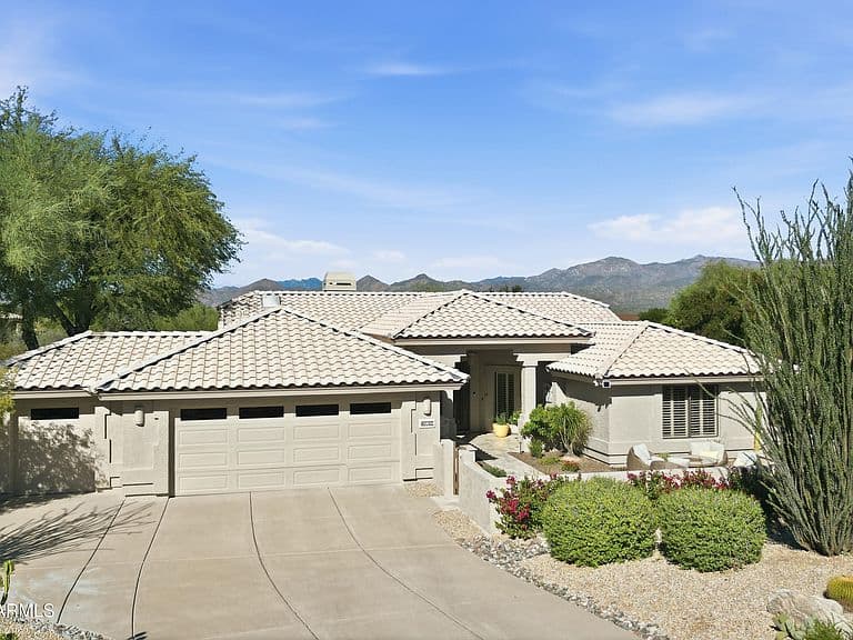 18820 E MOUNTAINAIRE Drive photo 1