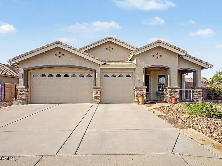 1412 E JADE Drive photo 1