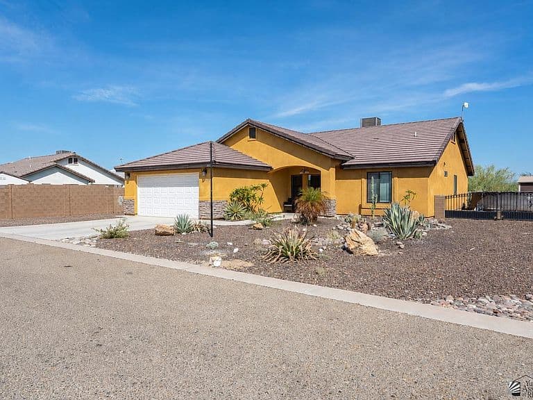 27226 Mesquite Ave photo 3