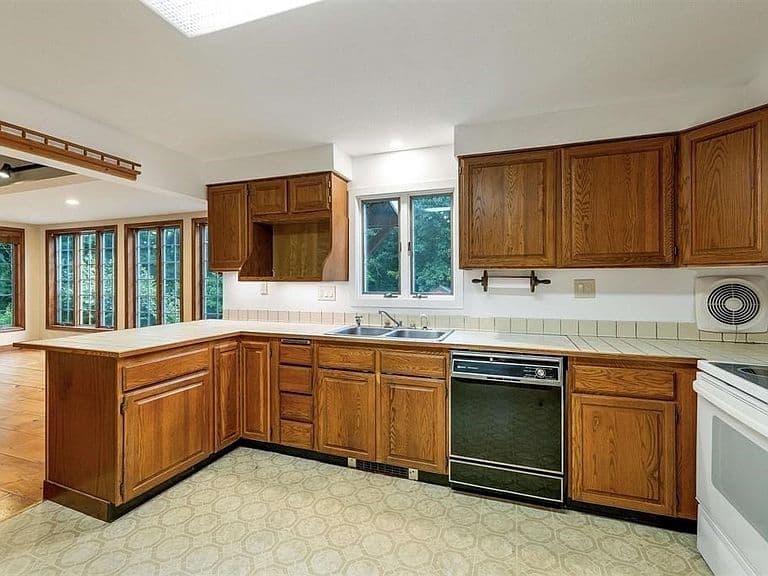 4 Highland Ave photo 4