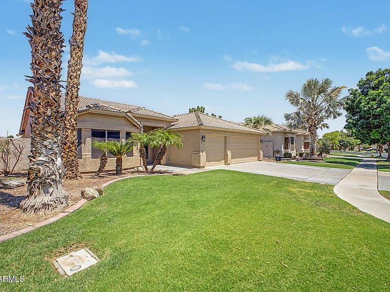 1312 W LYNX Way photo 3