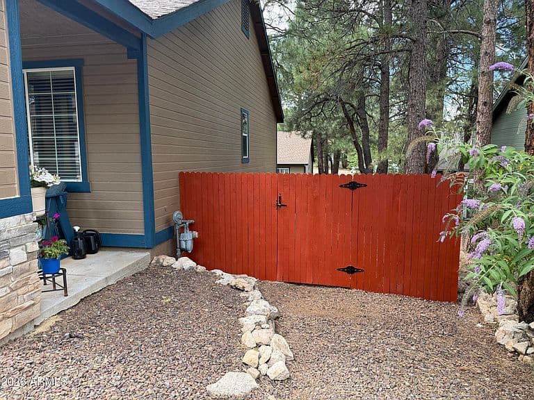 914 W WESTON Trail photo 3