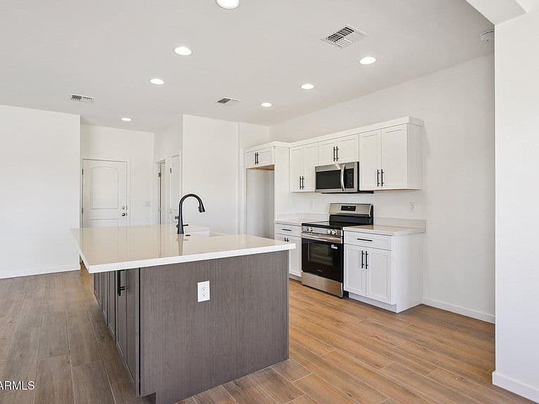 5813 N Jessie Road photo 5