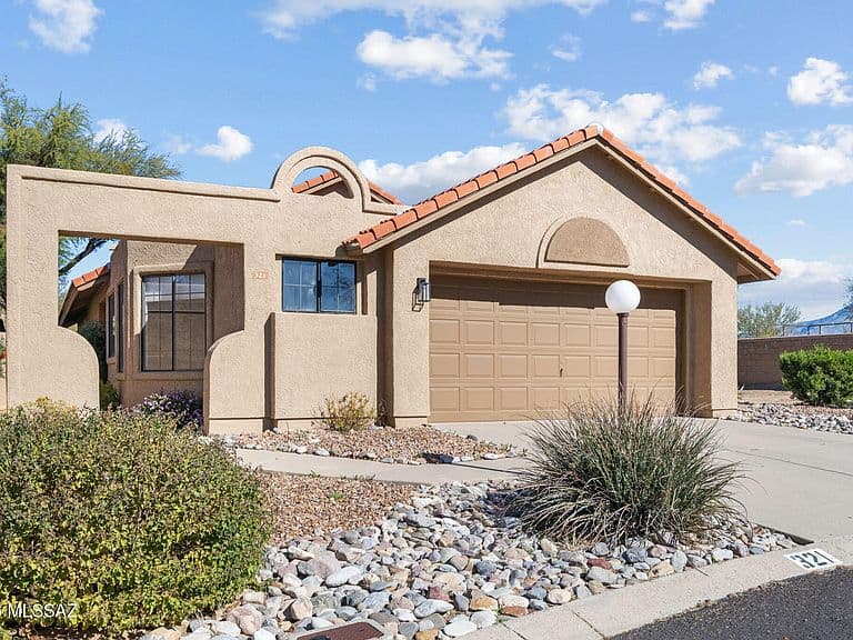 321 E Fieldcrest Ln photo 3