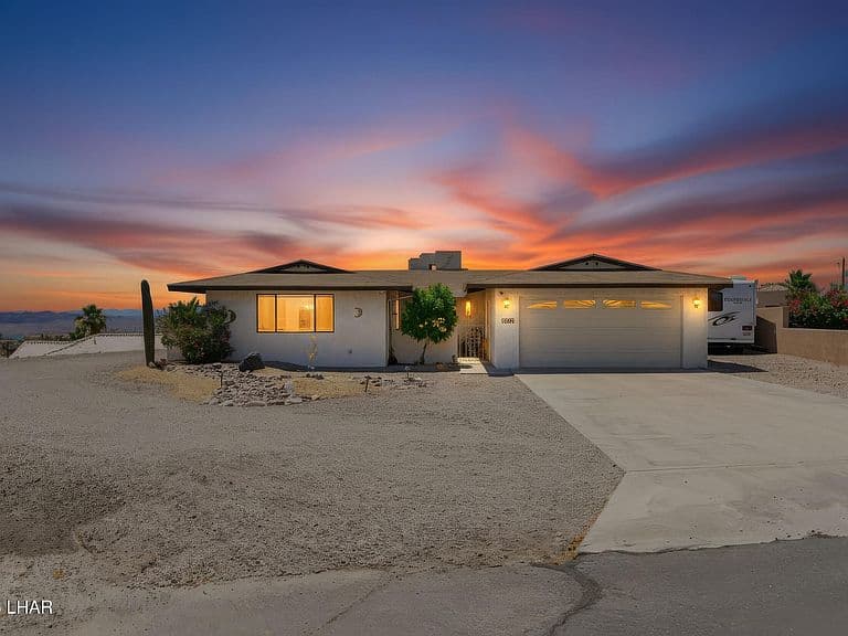 2490 Avocado Ln photo 1
