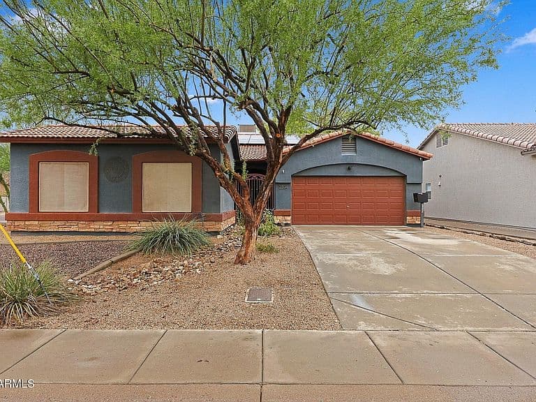 2334 W MYRTLE Avenue photo 3