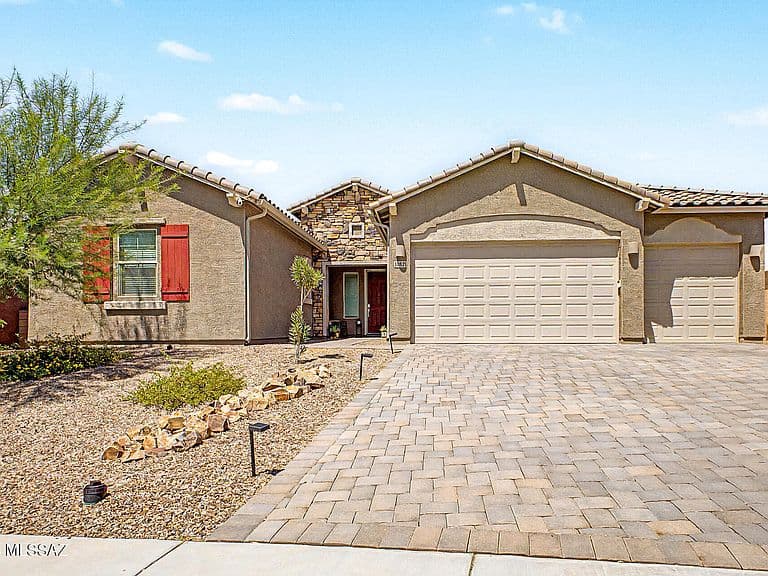 10831 N Stonebridge Dr photo 1