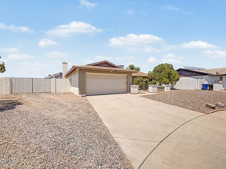 1618 E IMPALA Avenue photo 2