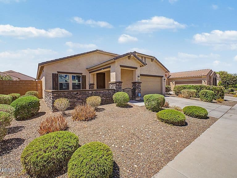 25953 W SEQUOIA Drive photo 1