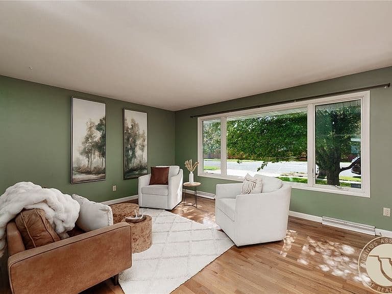 177 Lexington Dr photo 2