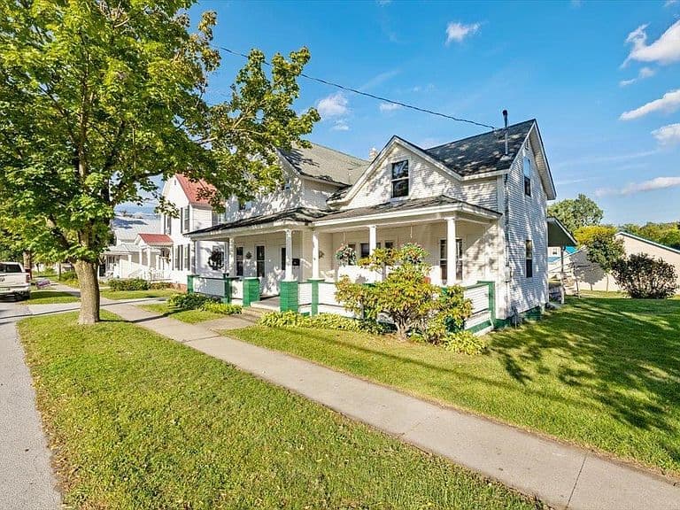 35 N Elm Street photo 2