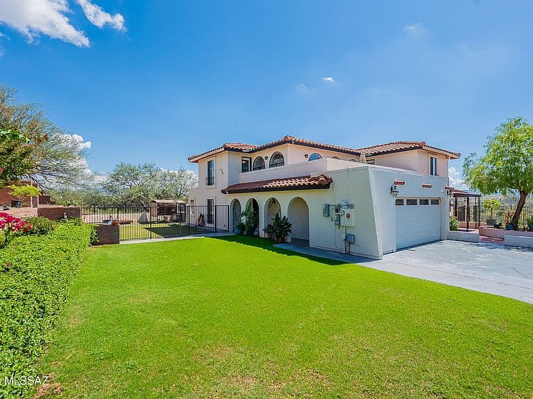 936 E Rancho Grande Cir photo 1