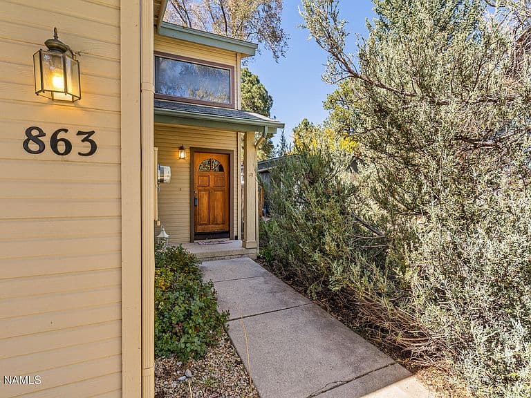 863 N Pine Cliff Dr photo 2