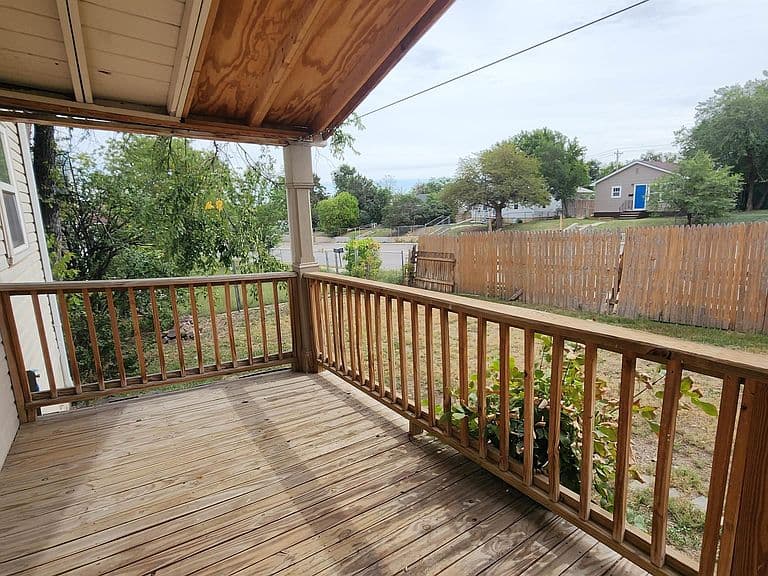 330 Saint Patrick St photo 3