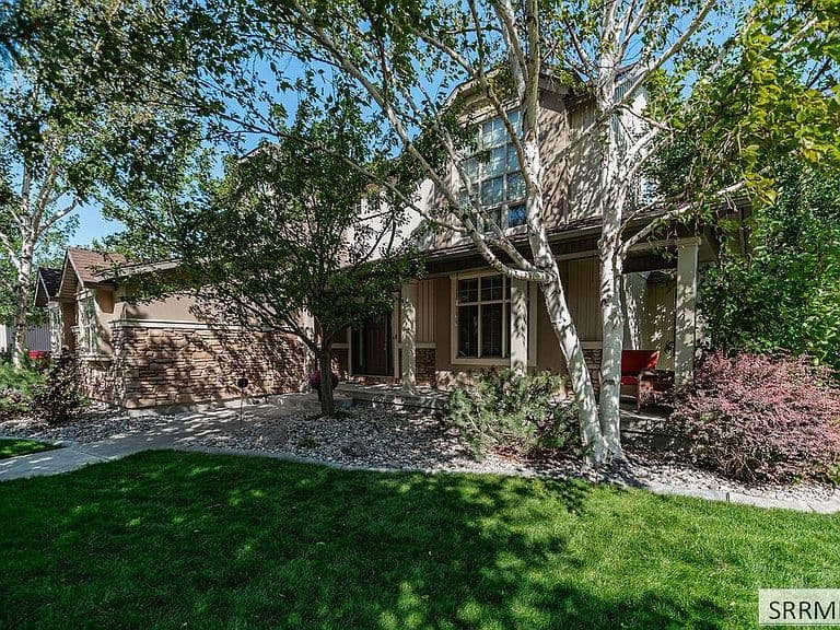 2035 Irene Ln photo 1