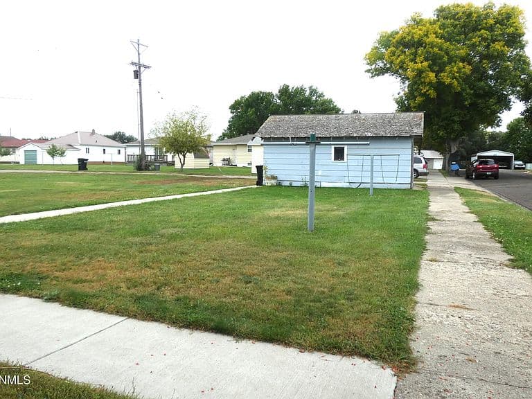 620 N Broadway St photo 3