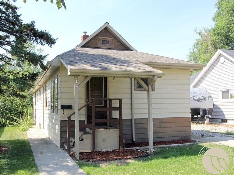 512 1st Ave photo 2