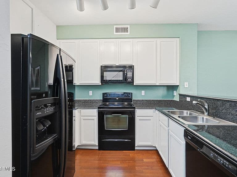 163 W CAMPBELL Court photo 5