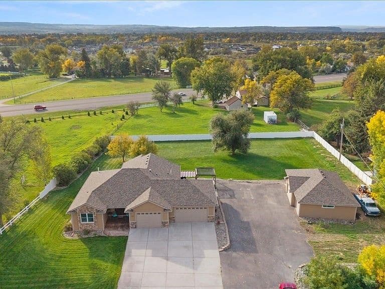 1338 Independent Ln photo 3