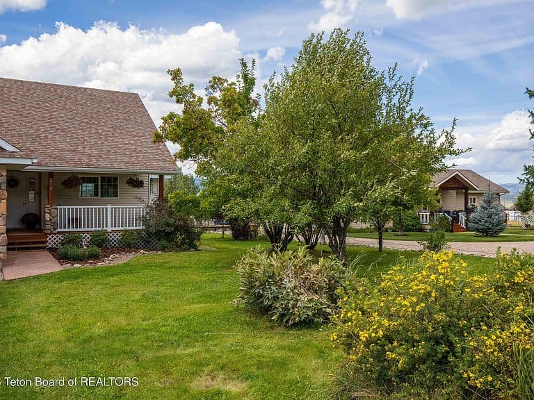 218 Solitude Dr photo 2